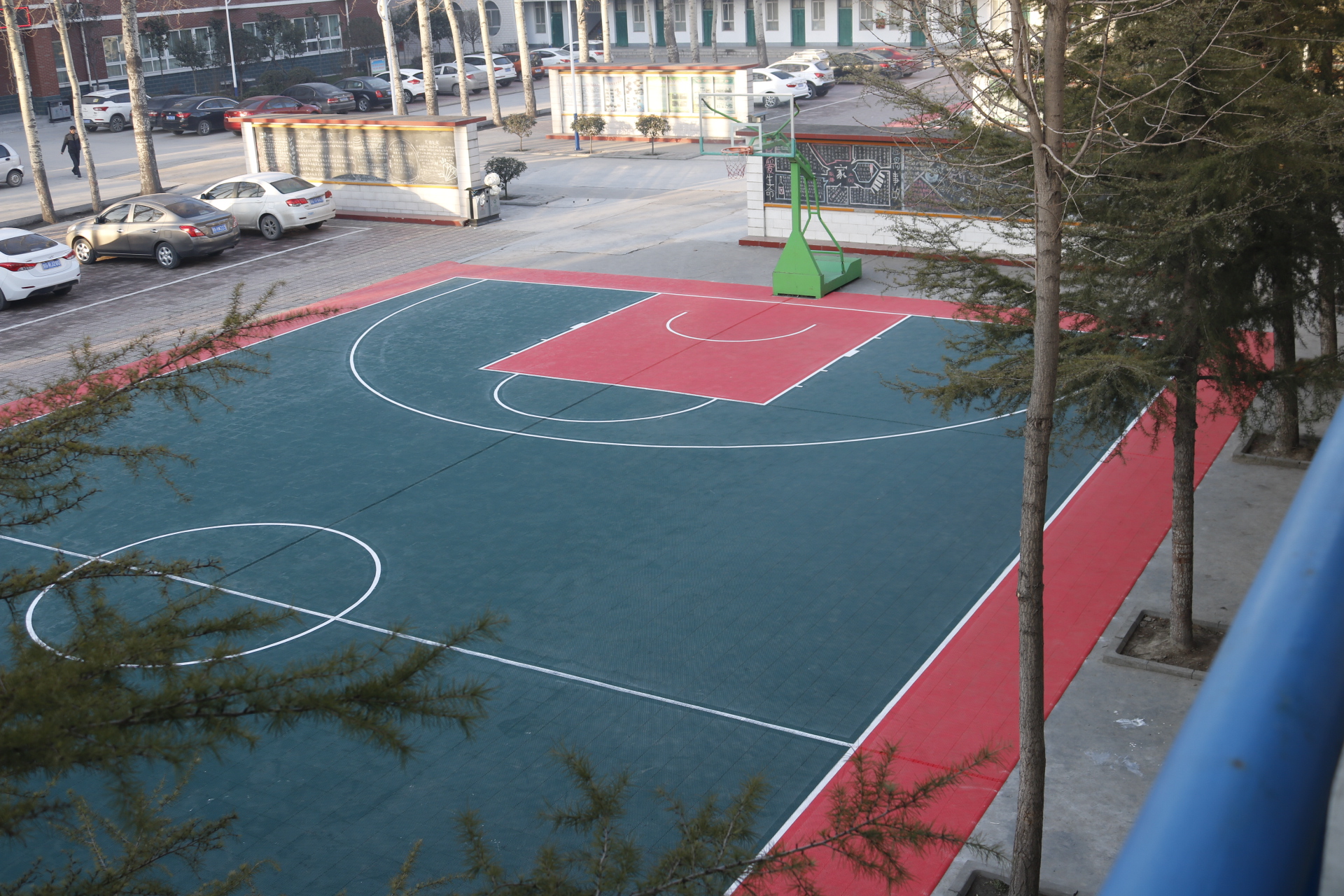 叮咚！懸浮地板敲開(kāi)了這所校園的大門~~~