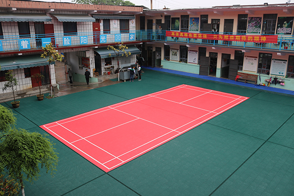 懸浮拼裝地板會褪色嗎？