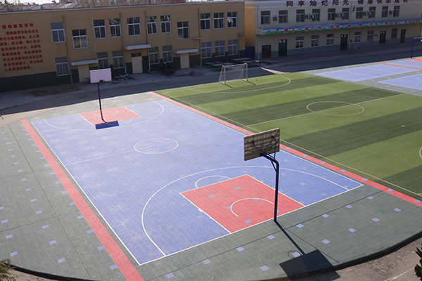 懸浮拼裝地板為什么適合在室外使用？