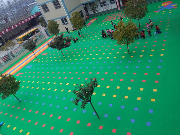 懸浮地板和地磚哪個好用？